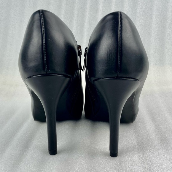 Worthington Black Heels Booties Sz 8 - Picture 3 of 7